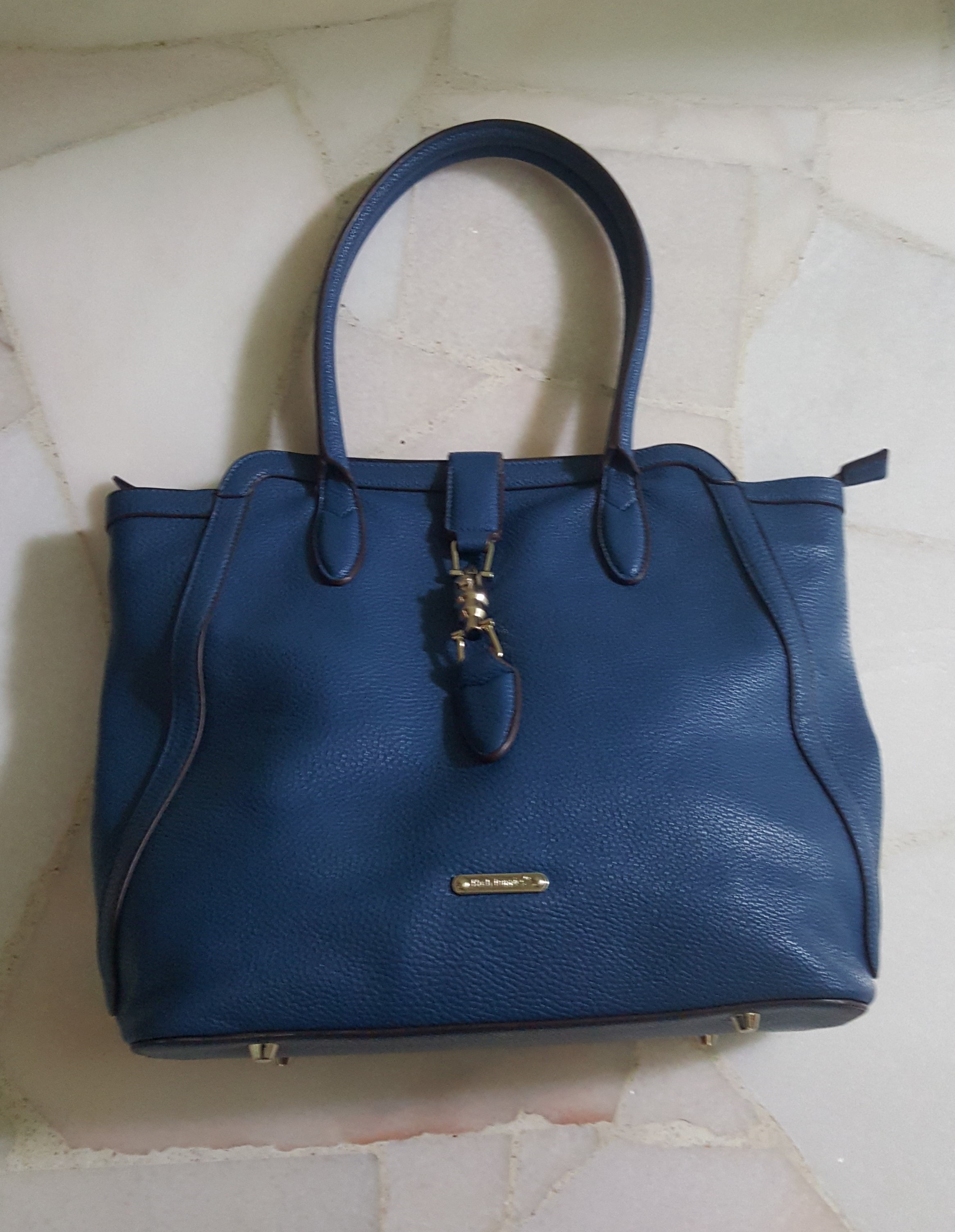 Blue Handbag Bag<br/>Price: $65.00